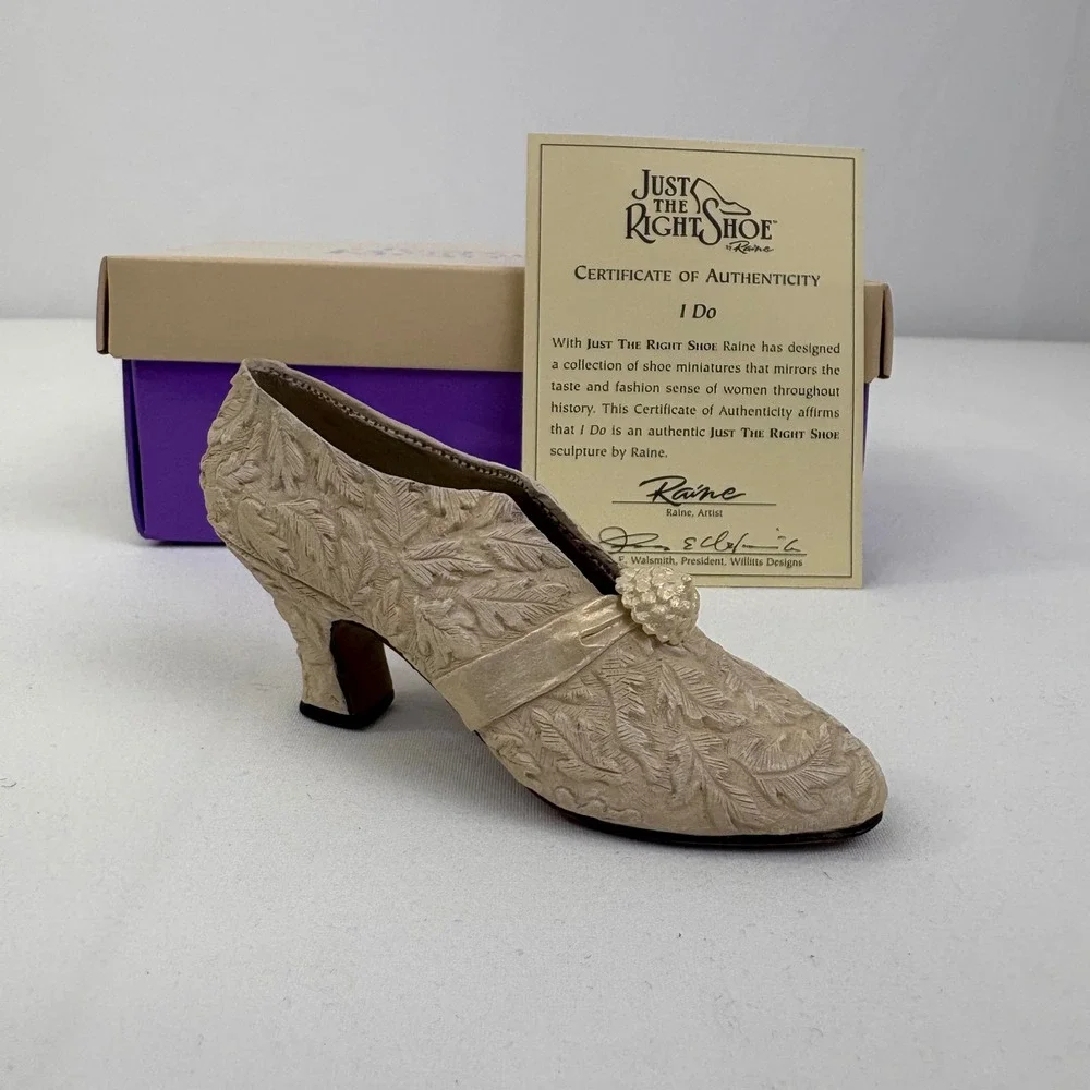Vintage Just The Right Shoe By Raine I Do 25031 1999 Box COA